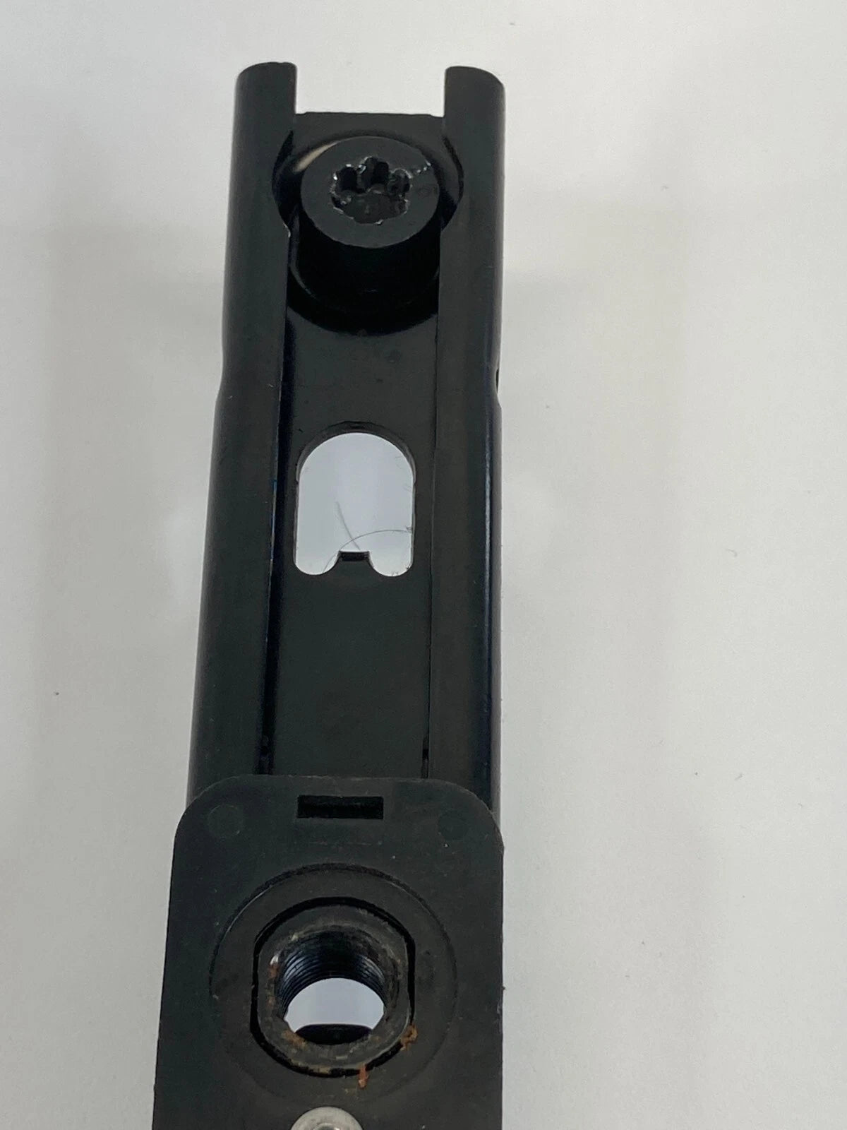 04 05 06 07 08 PONTIAC GRAND PRIX FRONT SEAT BELT HEIGHT ADJUSTER OEM