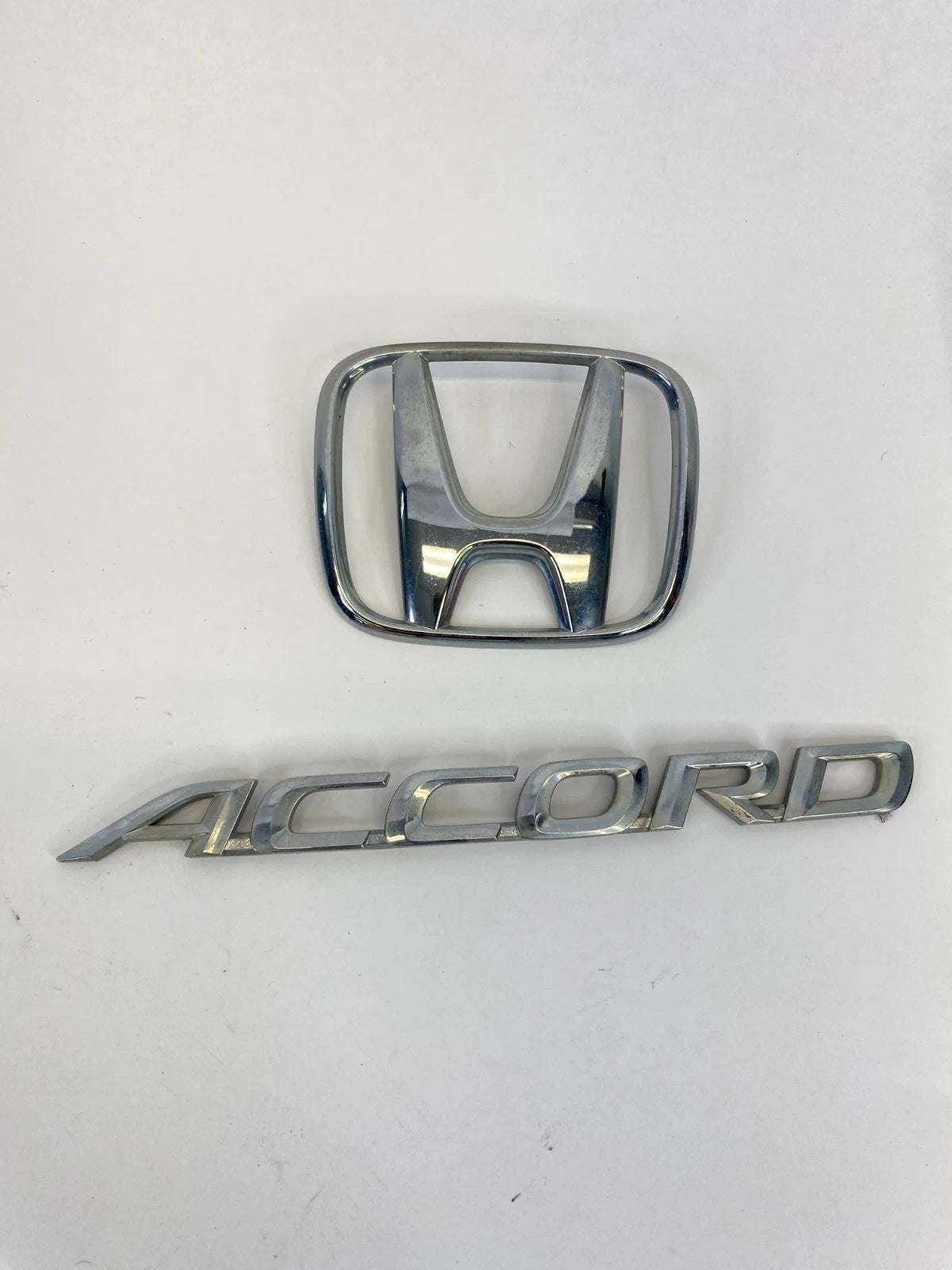 2003-2005 HONDA ACCORD COUPE REAR LOGO MARK EMBLEM BADGE SET 75701-SHJ-A000 OEM