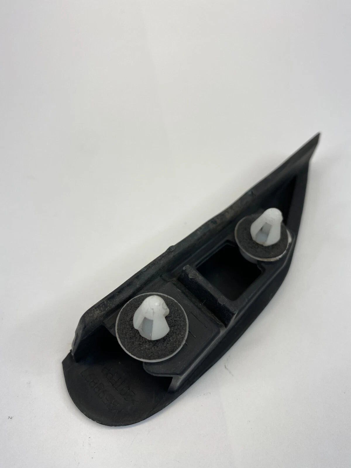04-12 MITSUBISHI GALANT FRONT DRIVER MIRROR GARNISH FILLER MOLDING TRIM MR598897