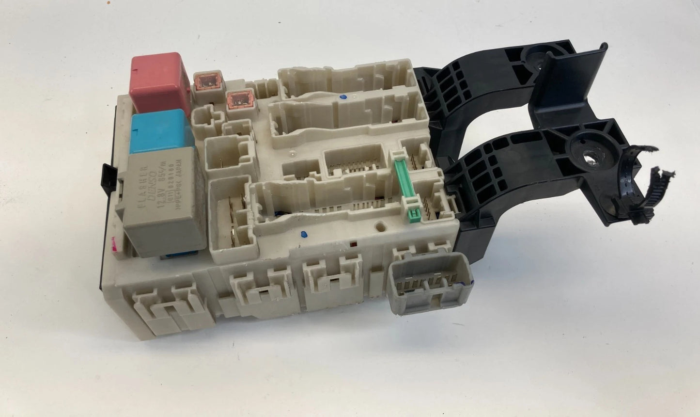 2008-2014 SCION XD INTERIOR DASH CABIN FUSE BOX RELAY JUNCTION UNIT 82730-52C61