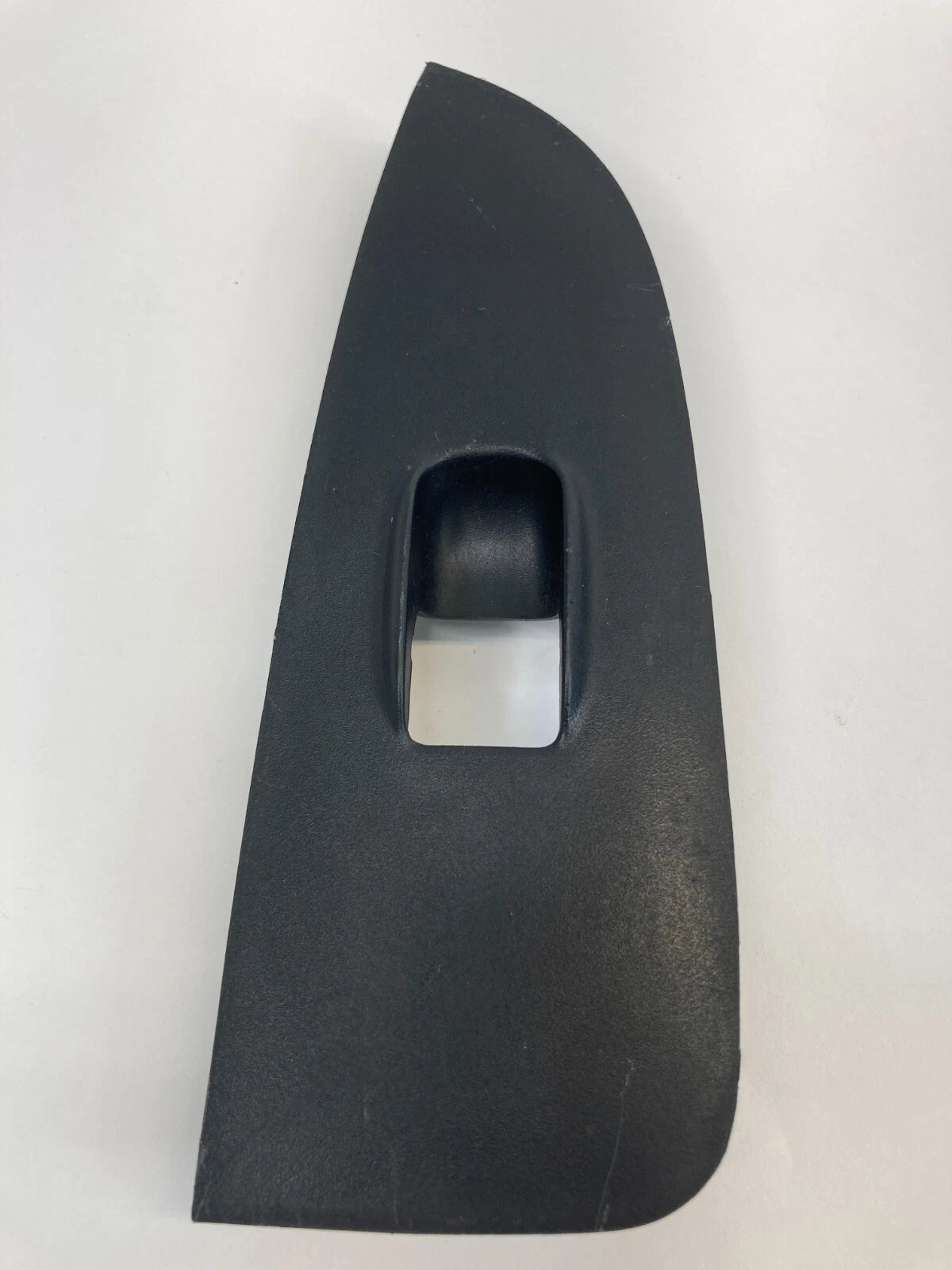 2002-2004 HONDA CR-V REAR LEFT DOOR WINDOW SWITCH BEZEL TRIM COVER 83710-S9A-A0