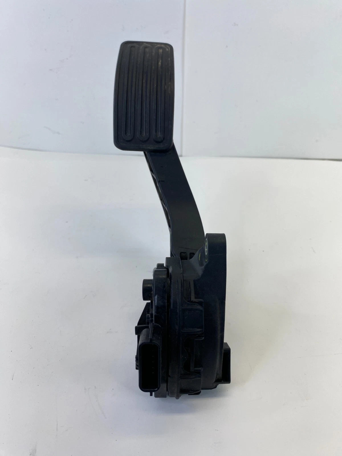 13-18 NISSAN ALTIMA ACCELERATOR GAS PEDAL WITH POSITION SENSOR OEM 180023TA0B