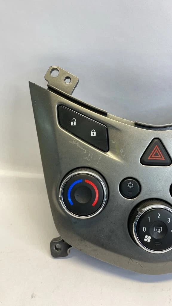 2013 2014 CHEVROLET SONIC HVAC HEATER TEMP CLIMATE CONTROL SWITCH PANEL 95332699