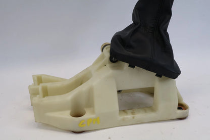 2012 2013 KIA SOUL MANUAL TRANS FLOOR GEAR LEVER SHIFTER SELECTOR W/ KNOB OEM