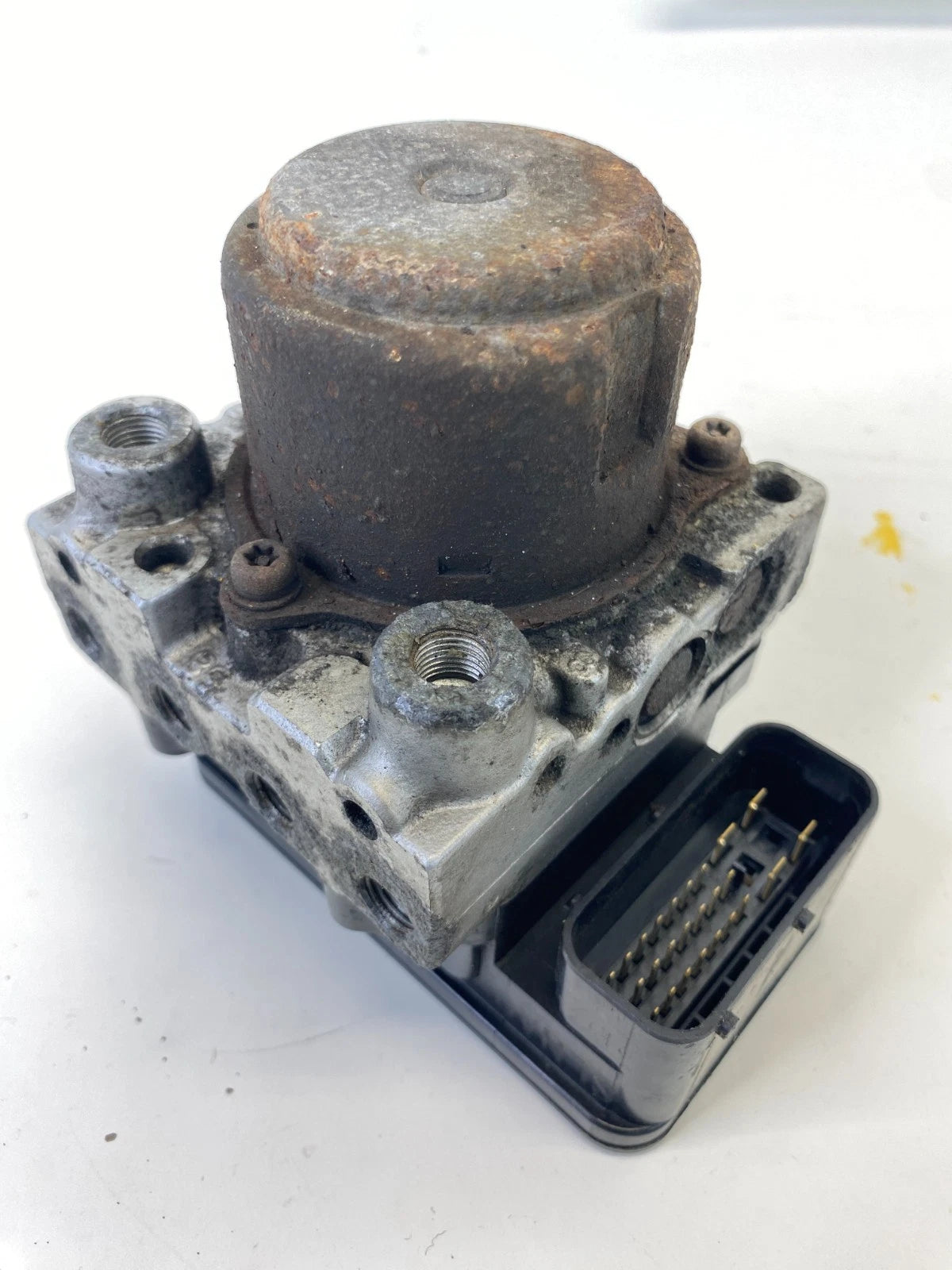 2007-2008 HONDA FIT ABS PUMP CONTROL MODULE ANTI-LOCK BRAKE ACTUATOR OEM