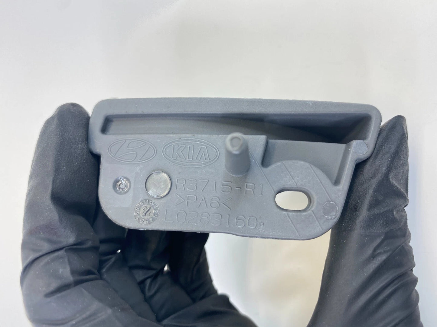 2011-2016 HYUNDAI ELANTRA REAR SEAT HEADREST HEAD REST GUIDE SLEEVE L0263160 OEM