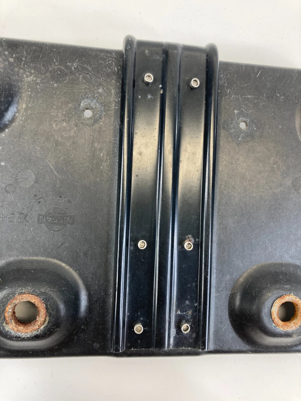 2007 2008 INFINITI G35 LOWER BATTERY HOLDER HOLD DOWN TRAY ASSEMBLY OEM