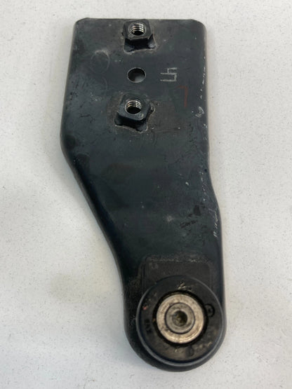 2006-2014 KIA SEDONA REAR LEFT SLIDING DOOR LOWER STRIKER HOLDER ROLLER OEM