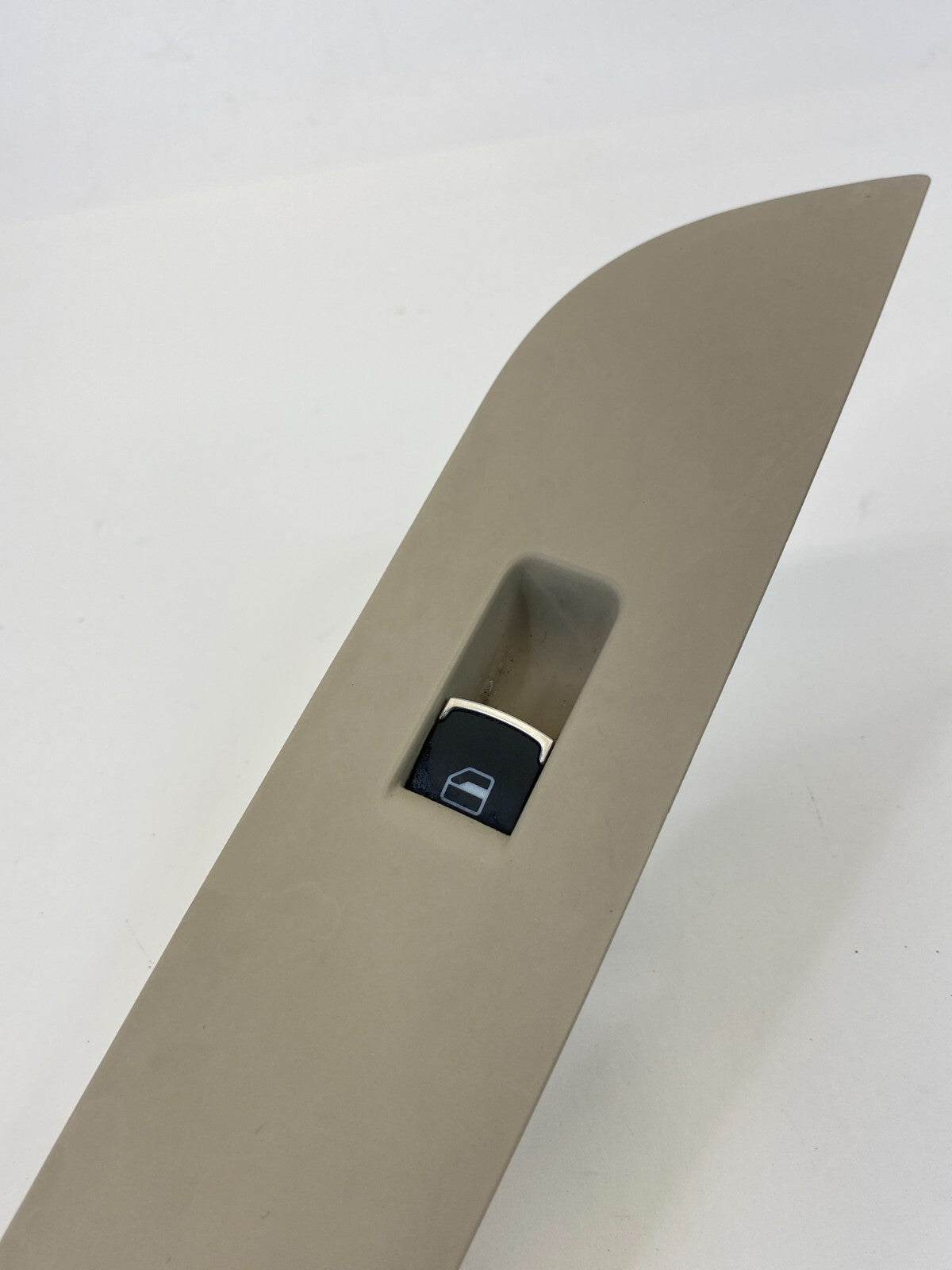 2009-2017 Volkswagen CC Front Right Window Door Control Switch 3C8857858G OEM