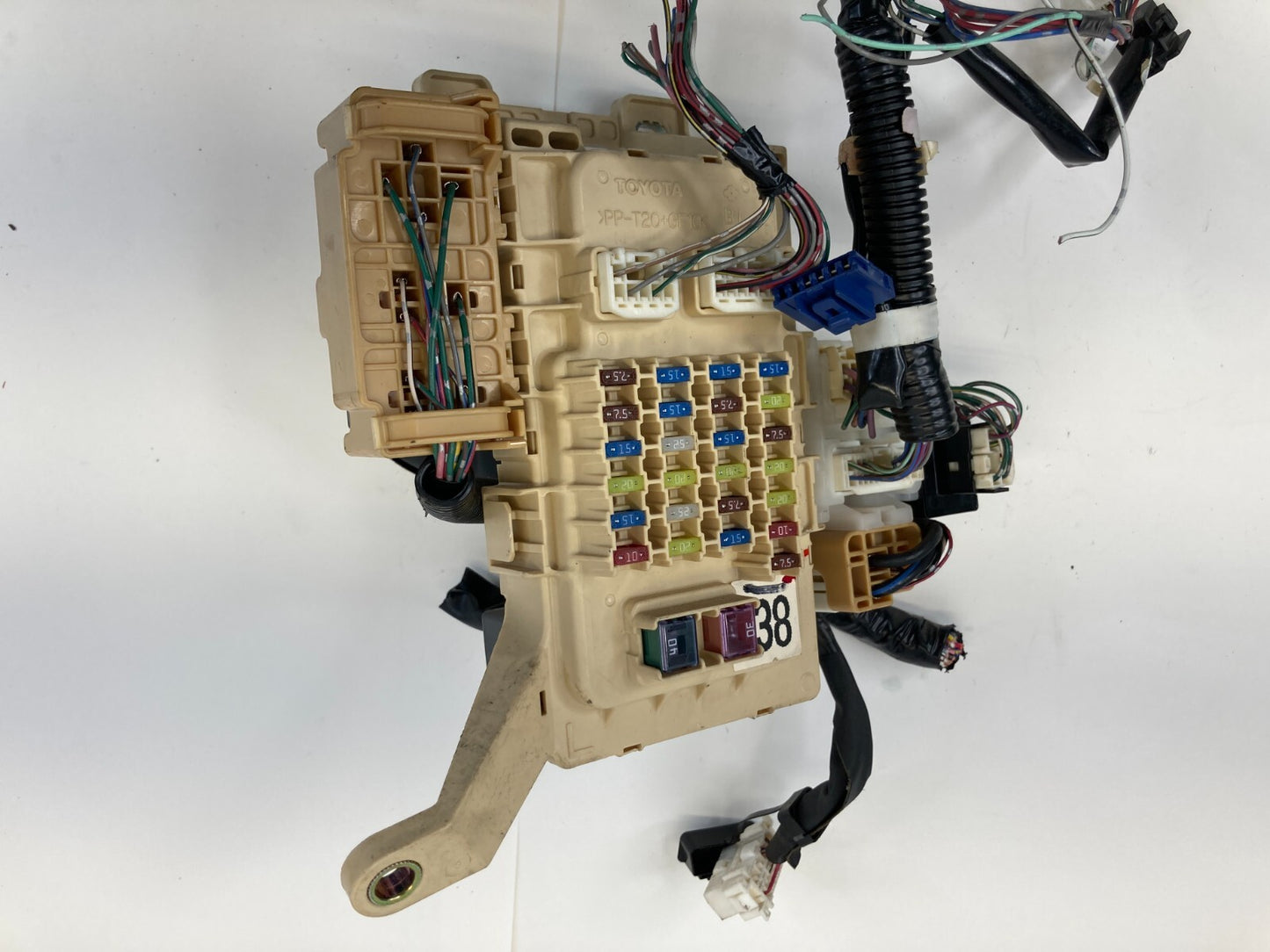 2001-2007 Toyota Highlander 3.0L V6 A/T Interior Cabin Dash Fuse Relay Box OEM