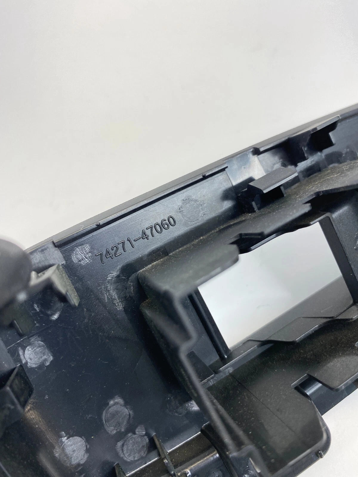 2010-2015 TOYOTA PRIUS REAR RIGHT WINDOW SWITCH COVER TRIM BEZEL 74271-47060 OEM