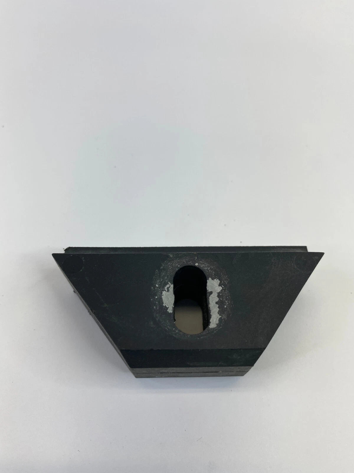2008 2009 2010 PONTIAC G6 BATTERY HOLD DOWN BOLT RETAINER 14005061 OEM