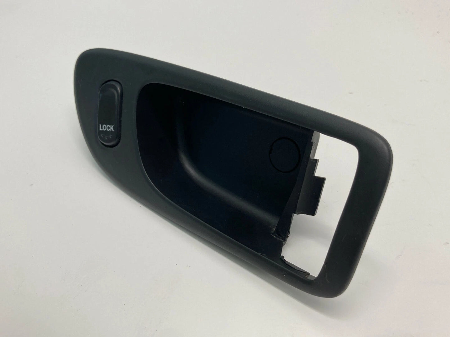 03-08 MAZDA 6 SEDAN FRONT RIGHT PASSENGER INNER DOOR HANDLE TRIM W LOCK SWITCH