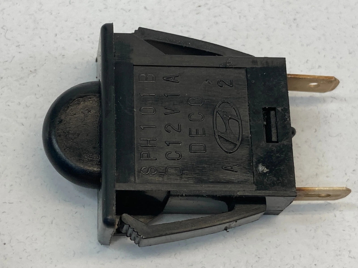 2010 KIA SEDONA GLOVE BOX LIGHT LAMP CONTROL SWITCH 93510-21000 OEM