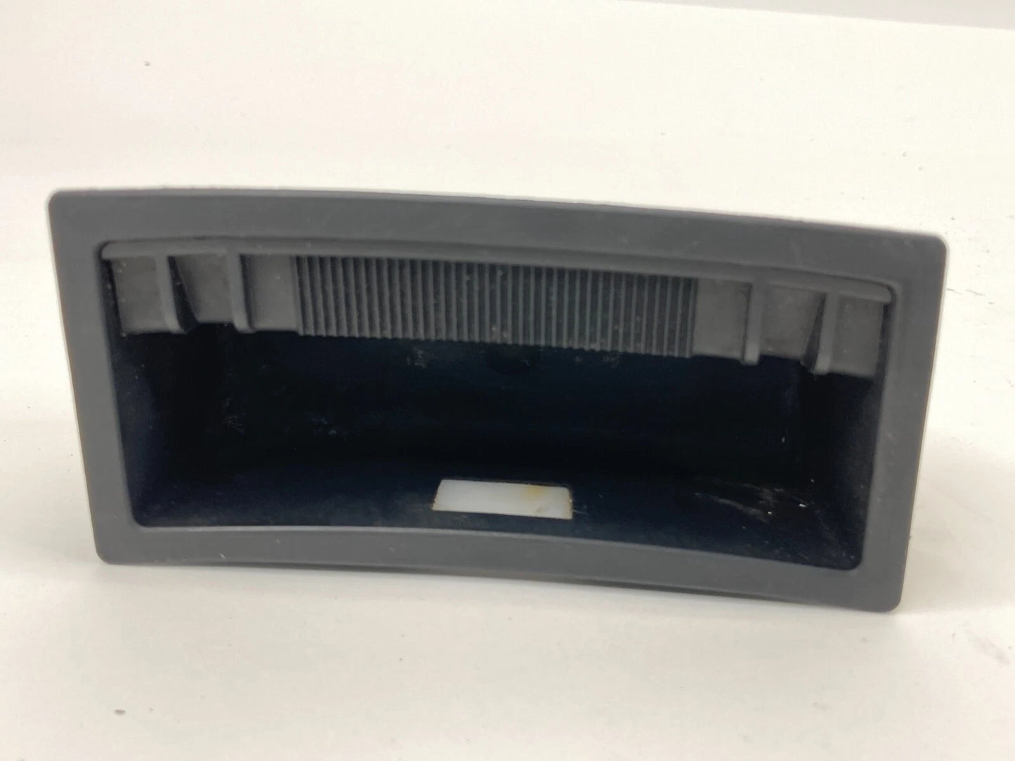 2003-2006 KIA SORENTO CENTER DASH ASHTRAY ASH TRAY TRIM PANEL 84550-3E000 OEM
