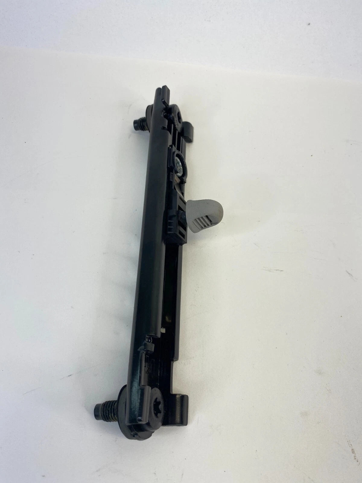 05-10 PONTIAC G6 SEDAN FRONT RIGHT SEAT BELT HEIGHT ADJUSTER 602742400B OEM
