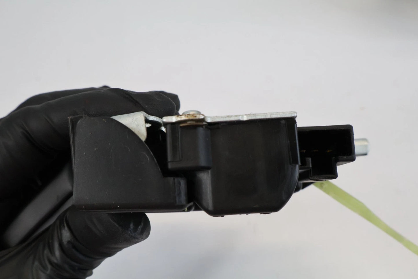 2010-2013 SUZUKI KIZASHI REAR TRUNK LID LOCK LATCH ACTUATOR RELEASE OEM