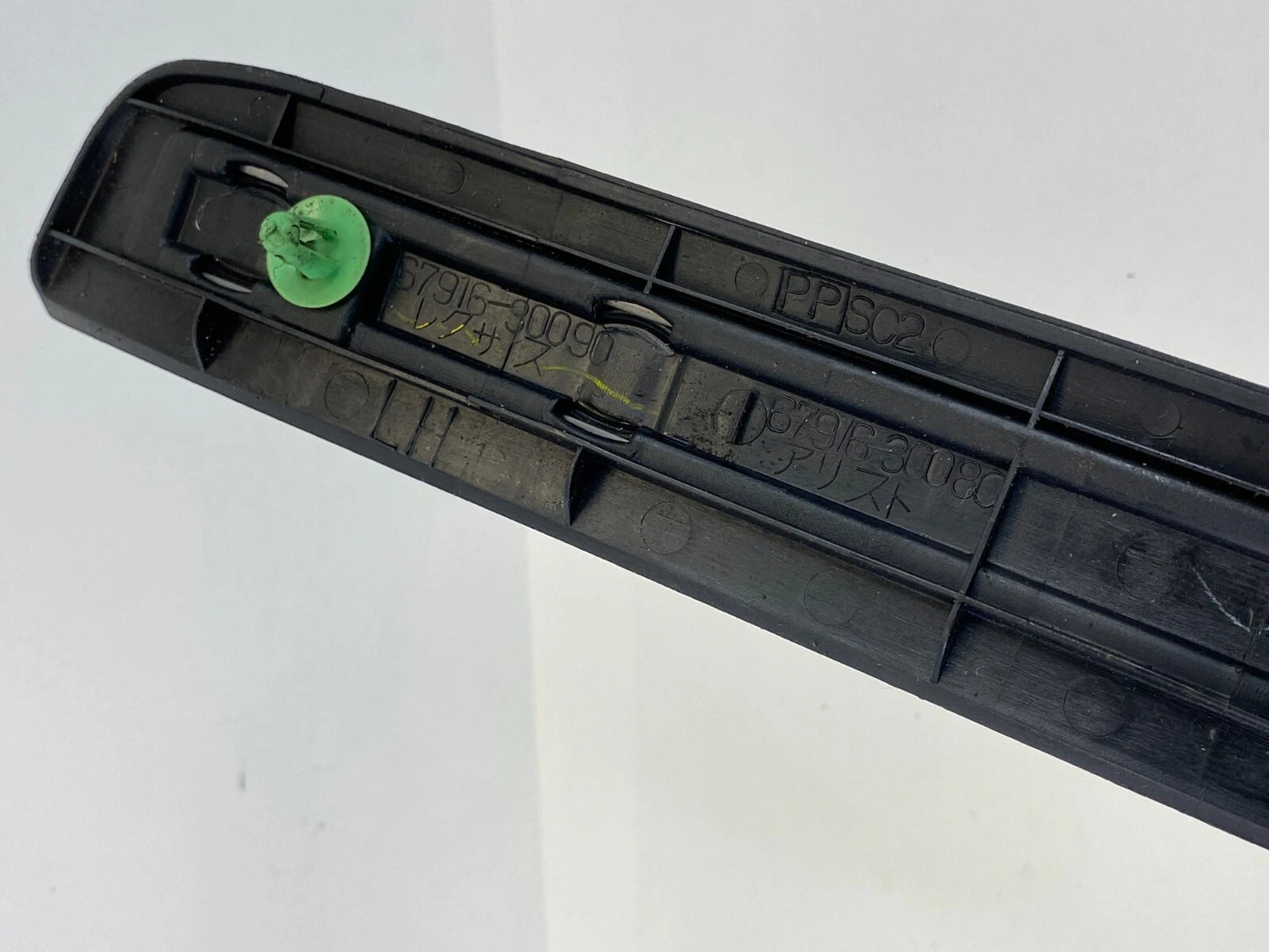1998-2005 LEXUS GS300 REAR LEFT SIDE DOOR SILL SCUFF STRIP PLATE 67916-30090 OEM