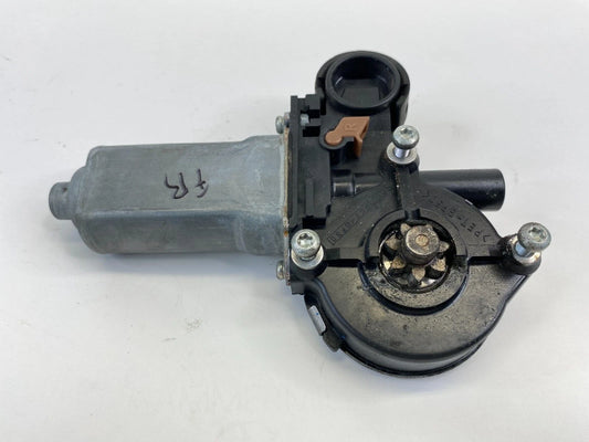 03-08 TOYOTA COROLLA MATRIX 02-06 CAMRY FRONT RIGHT DOOR WINDOW MOTOR 85710AA050