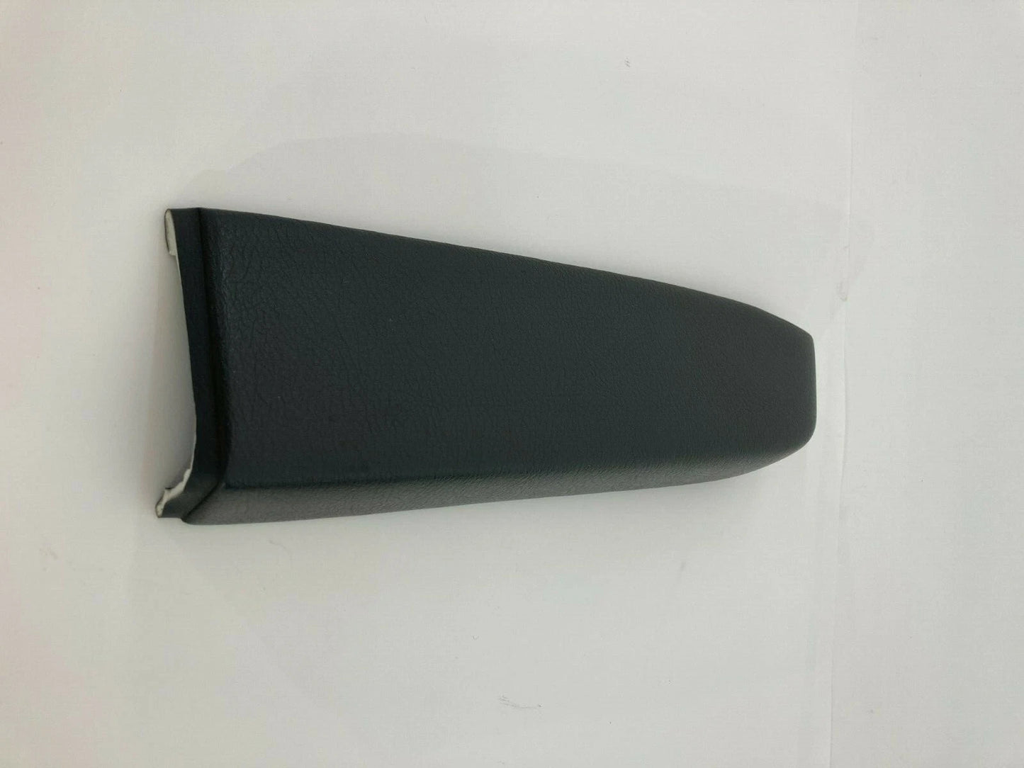 2003 KIA SORENTO REAR RIGHT SIDE DOOR PANEL ARMREST ARM REST OEM