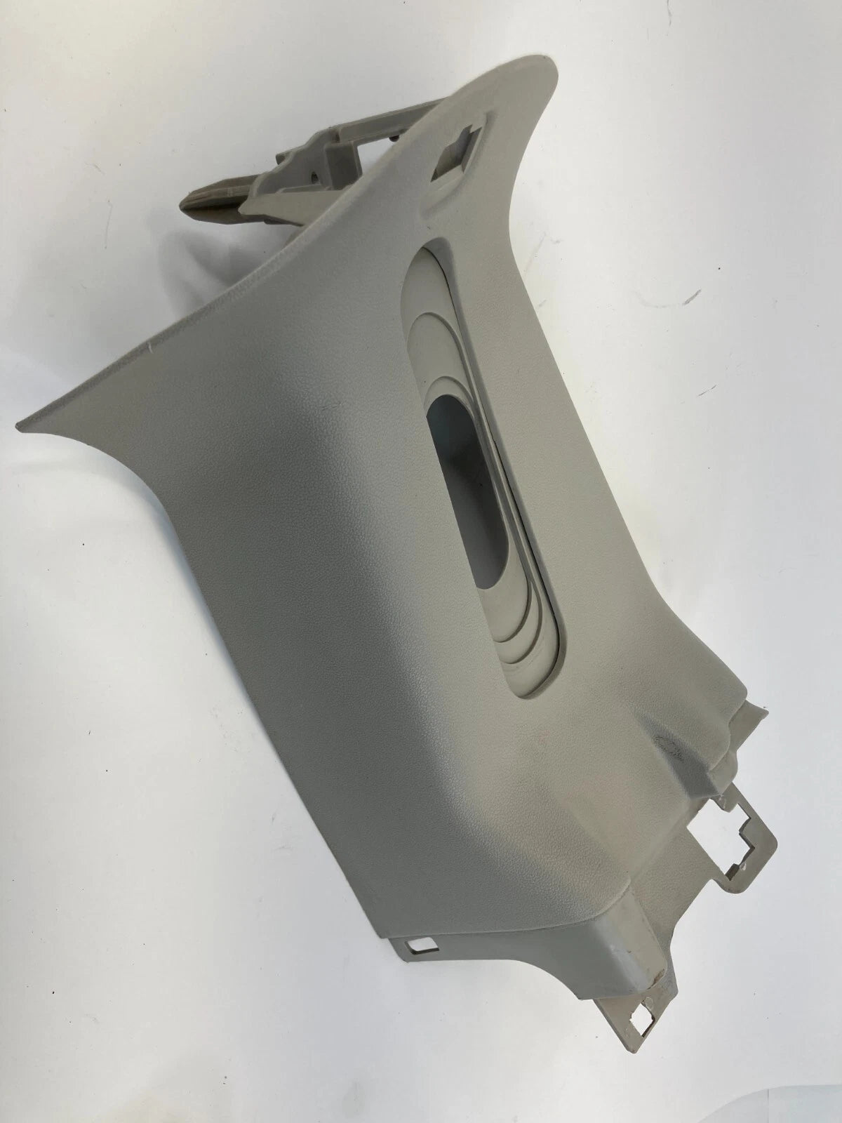 2009-2014 VOLKSWAGEN ROUTAN REAR LEFT C PILLAR UPPER COVER PANEL TRIM 0ZR09E83AG