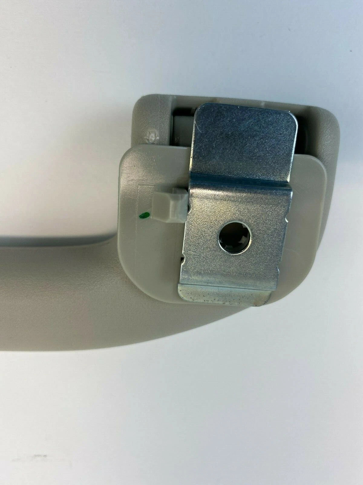 2008-2013 NISSAN ROGUE REAR RIGHT SIDE INTERIOR ROOF ROOF GRAB HANDLE ASSIST OEM