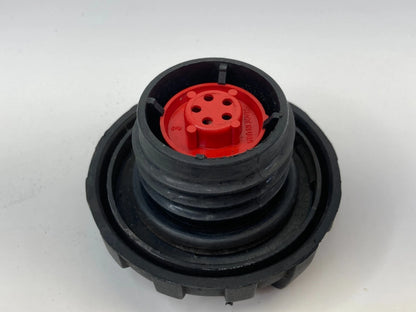 1998-2005 VOLKSWAGEN NEW BEETLE FUEL FILLER GAS TANK TANK CAP LOCKING STYLE OEM