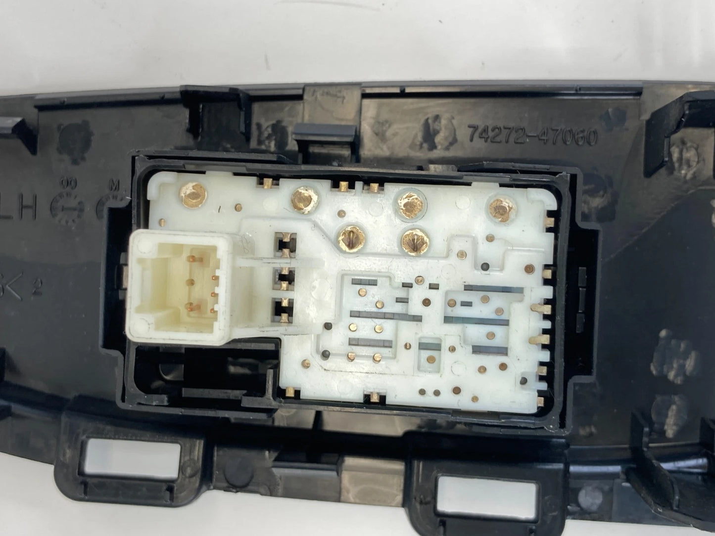 2010-2015 TOYOTA PRIUS REAR LEFT DOOR WINDOW SWITCH W/TRIM BEZEL 74272-47060 OEM