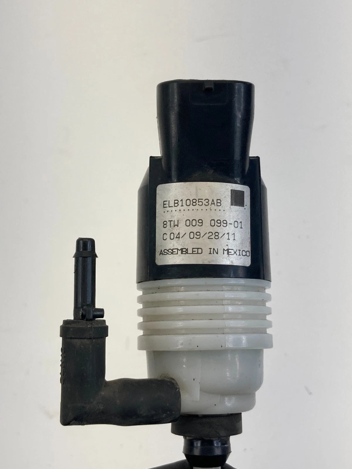 2009-2017 Chevrolet Traverse Front Windshield Wiper Washer Pump Assy ELB10853AB