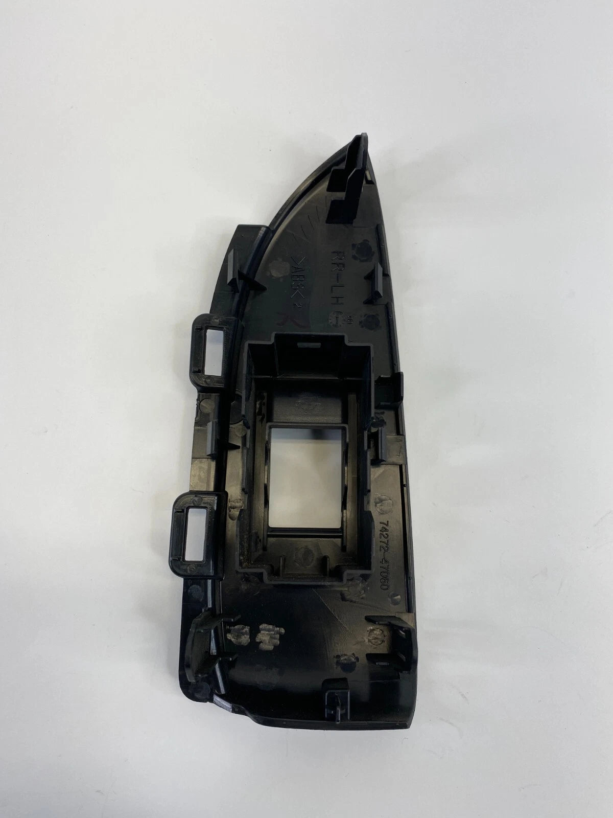 10-15 TOYOTA PRIUS REAR LEFT SIDE DOOR WINDOW CONTROL SWITCH BEZEL 74272-47060