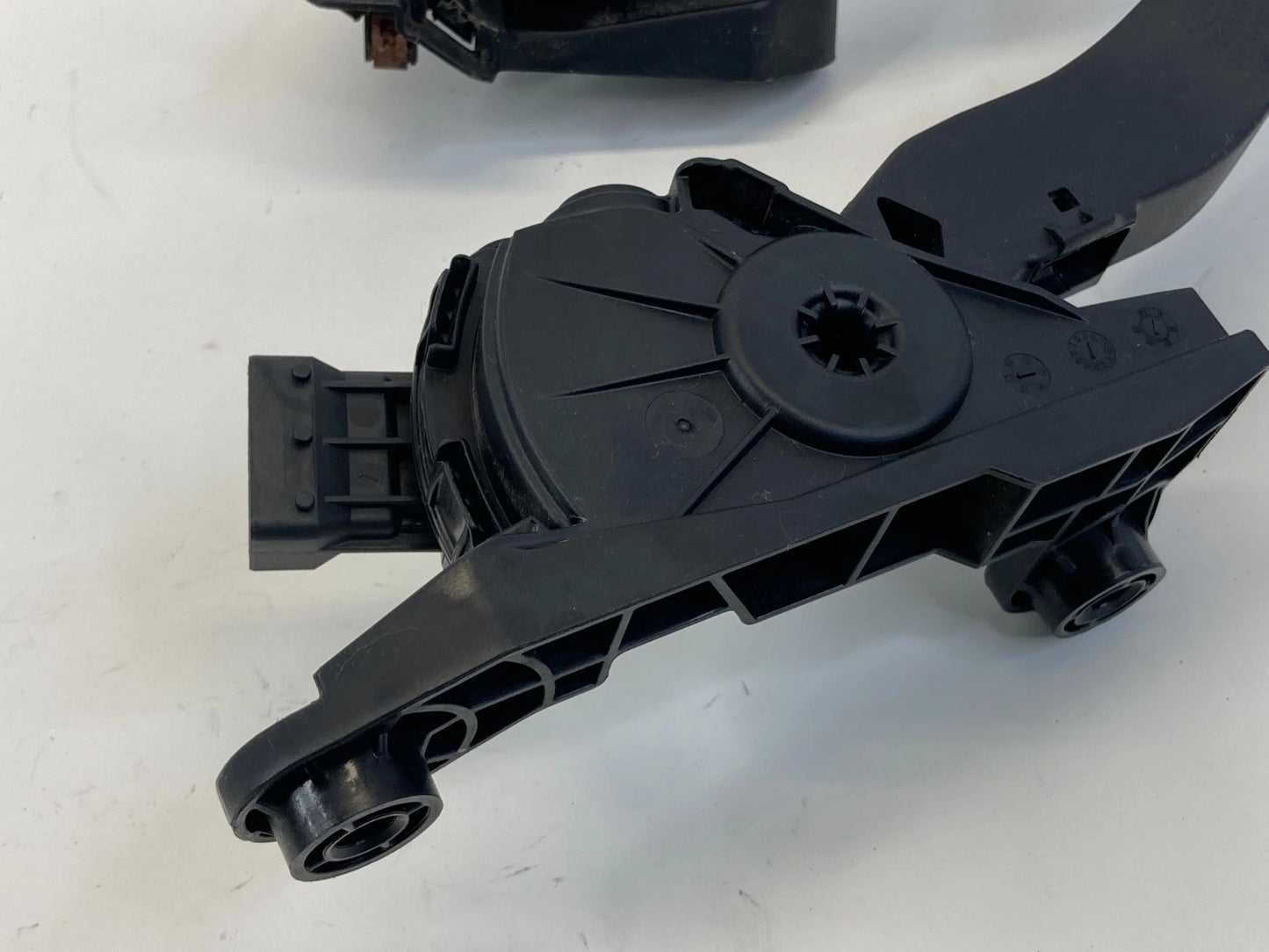 2013-2017 Hyundai Elantra GT 1.8L L4 Gas Accelerator Pedal Travel Sensor OEM