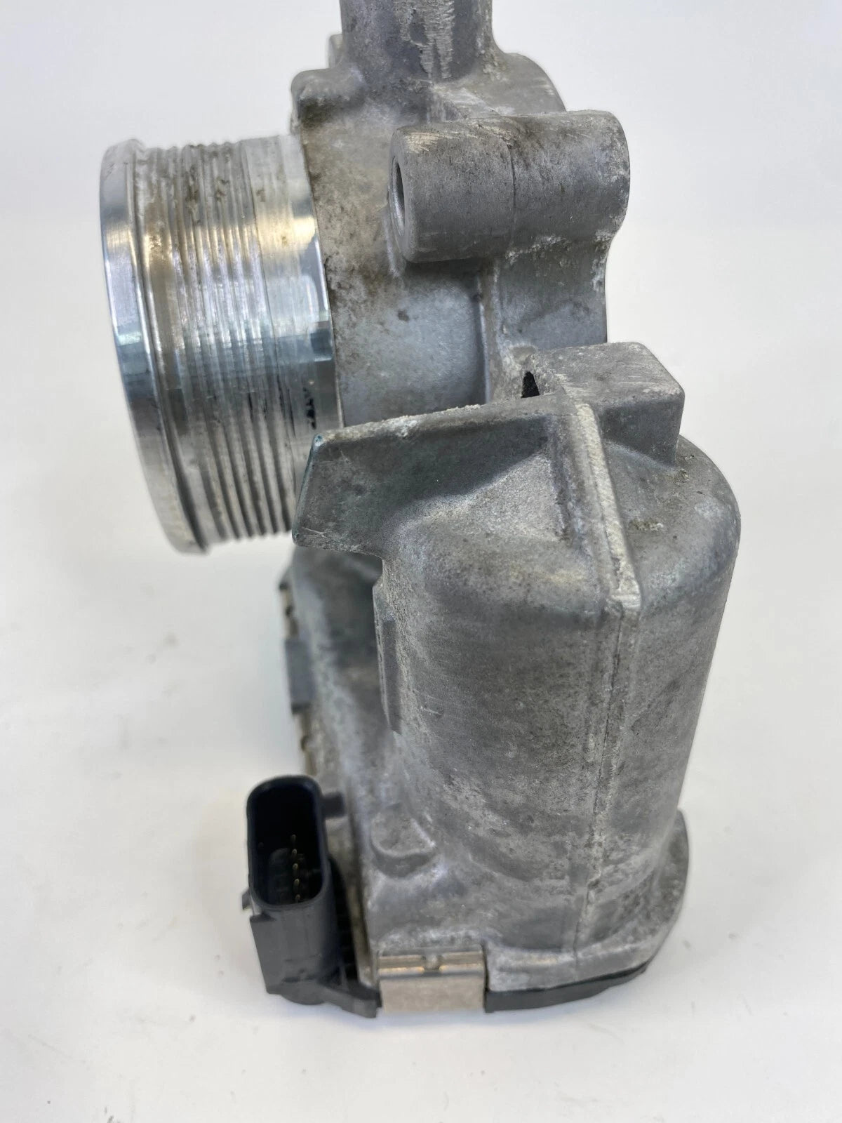 2014-2018 FORD FOCUS 2.0L L4 16V A/T THROTTLE BODY THROTTLE VALVE DS7E-9F991-BB