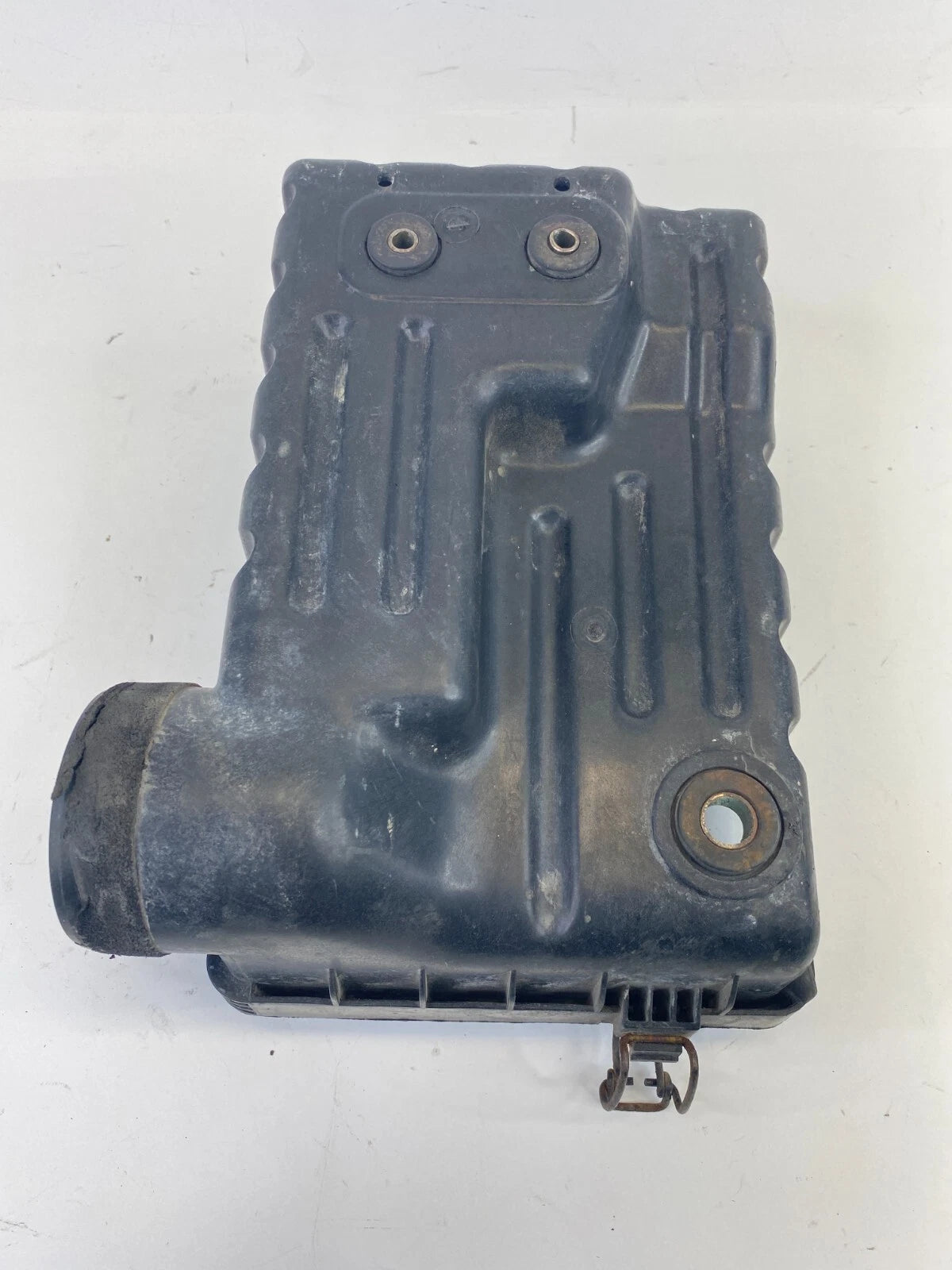 96-00 HYUNDAI ELANTRA 2.0L AIR CLEANER INTAKE BOX LOWER COVER 28112-23002 OEM