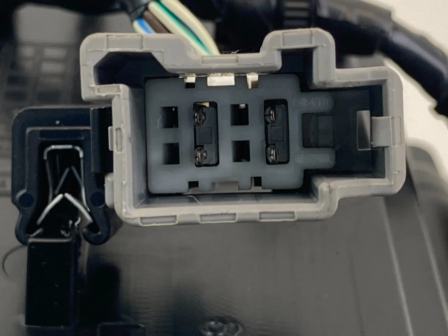 2013-2019 FORD TAURUS CENTER DASH STORAGE COMPARTMENT BG1314F111 OEM