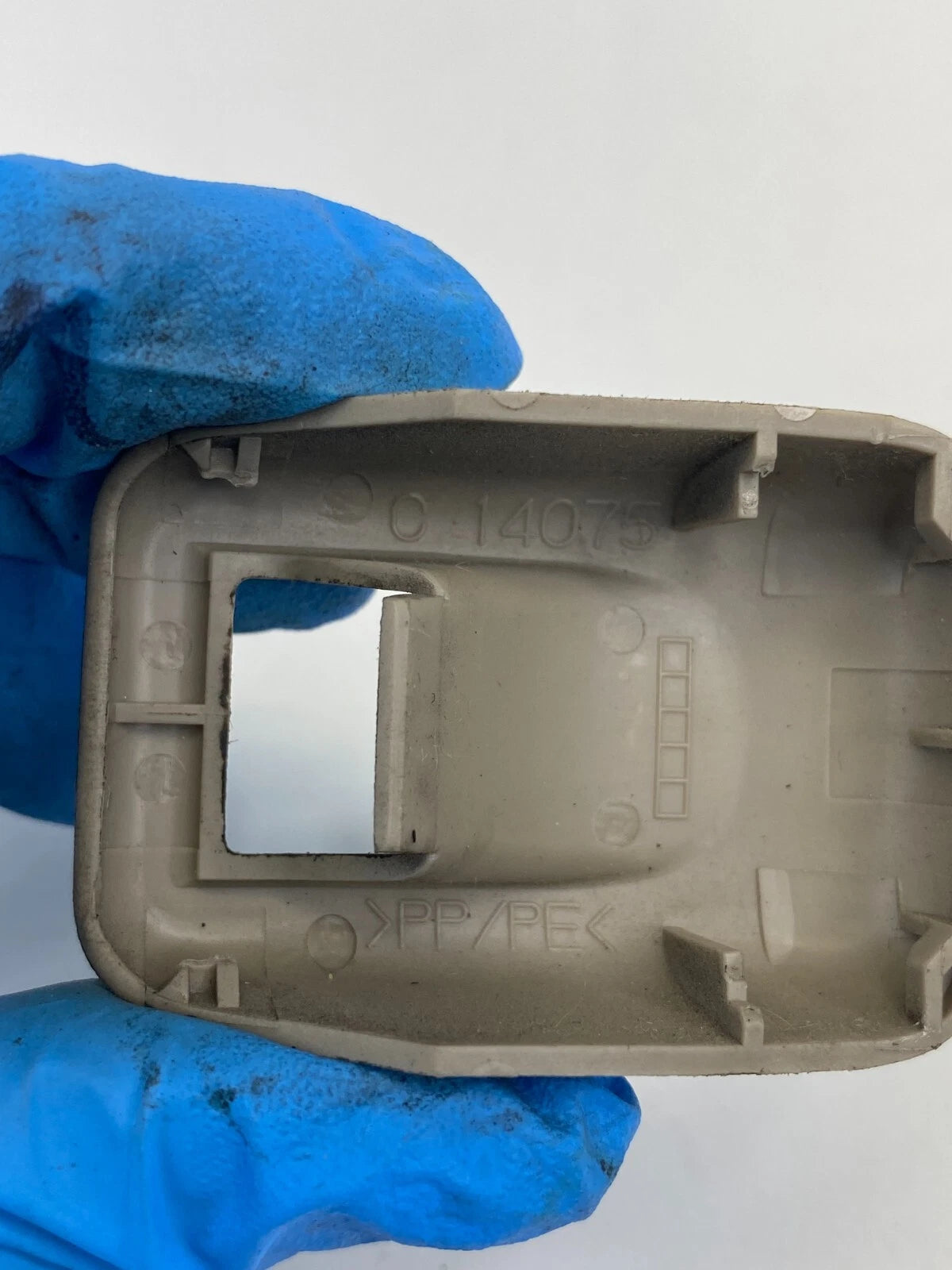 1998-2002 TOYOTA COROLLA REAR SEAT CHILD ANCHOR CLIP COVER BEZEL TRIM PIECE OEM