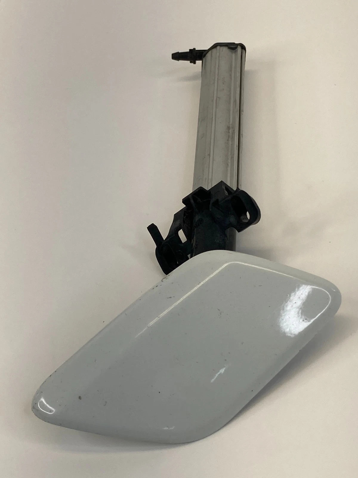 2011-2013 Volvo S60 Front Right Headlight Washer Nozzle Pump w/ Cap 329100381-1