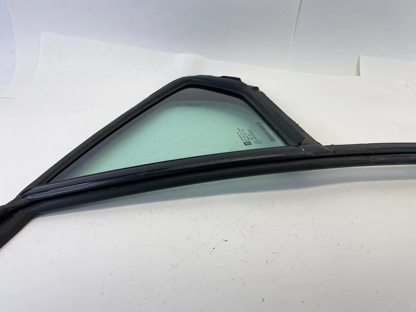 10-17 CHEVY EQUINOX REAR LEFT SIDE DOOR VENT QUARTER WINDOW GLASS E1143R-000262