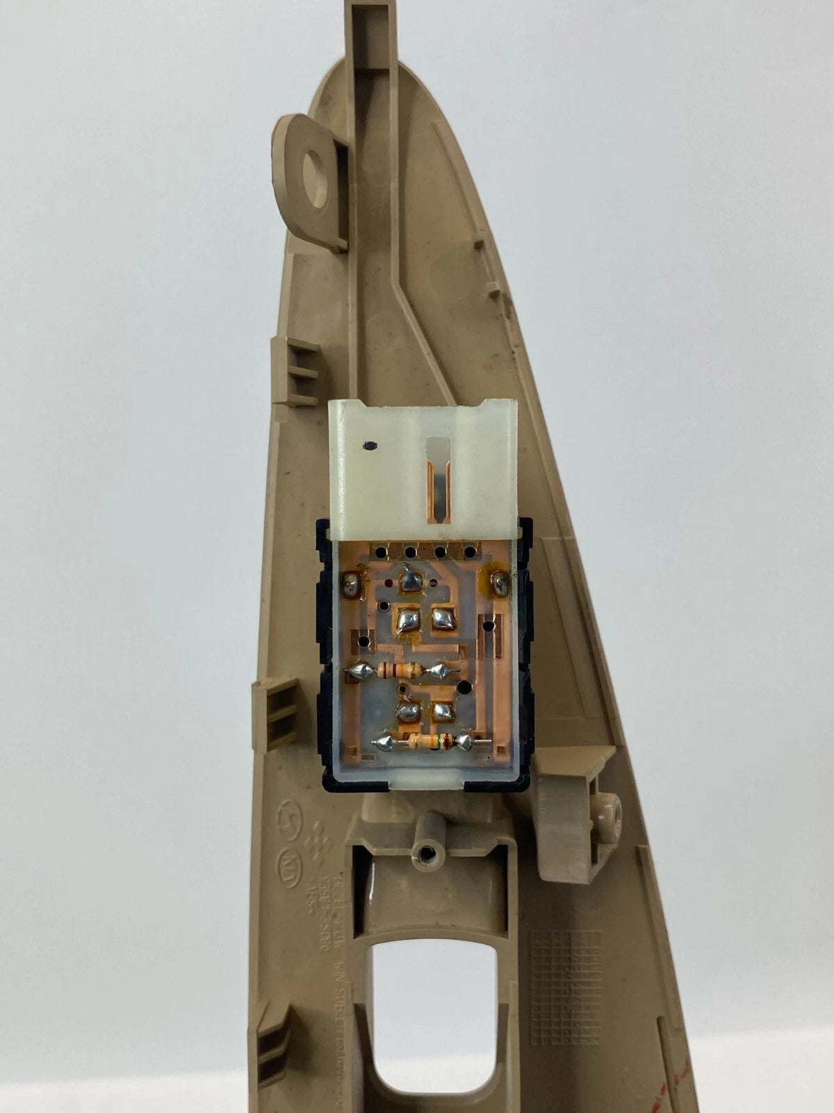 11-14 HYUNDAI SONATA REAR LEFT HEATED SEAT SWITCH W/ BEZEL DOOR TRIM 93581-3S080