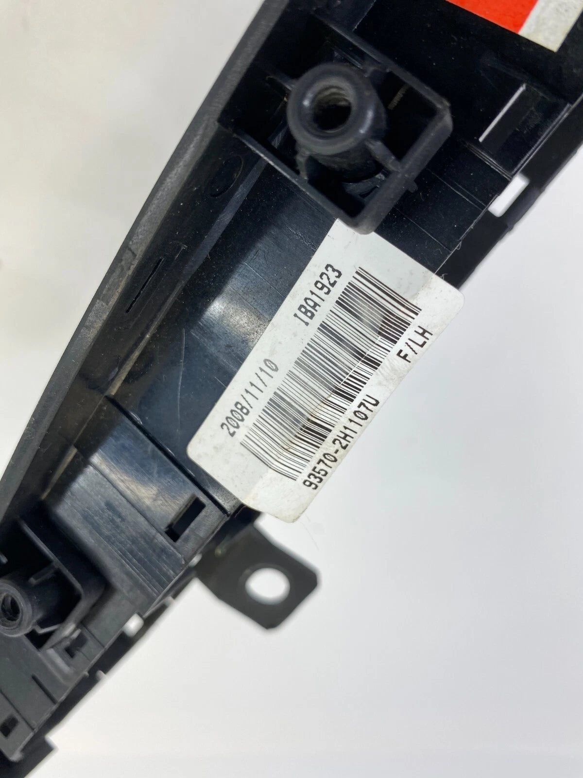 2007-2010 HYUNDAI ELANTRA FRONT LEFT DOOR POWER WINDOW SWITCH BEZEL 93570-2H010
