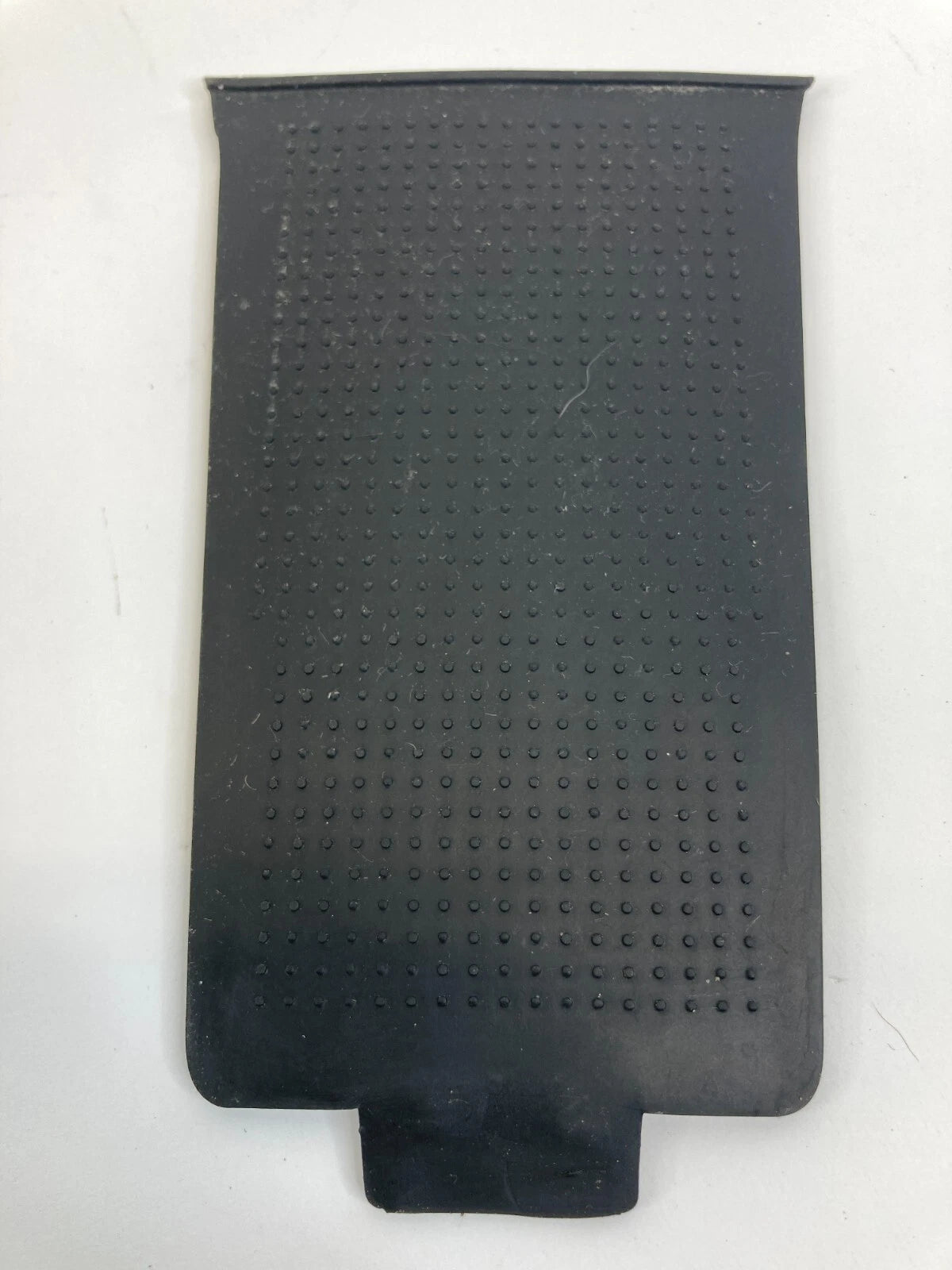 2003-2006 CHEVROLET AVALANCHE 1500 FRONT DASH CONSOLE STORAGE RUBBER MAT INSERT