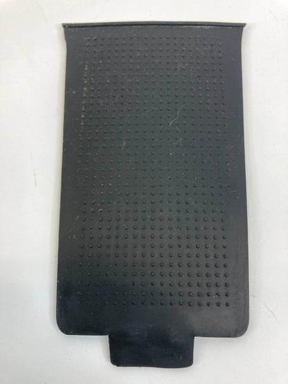 2003-2006 CHEVROLET AVALANCHE 1500 FRONT DASH CONSOLE STORAGE RUBBER MAT INSERT