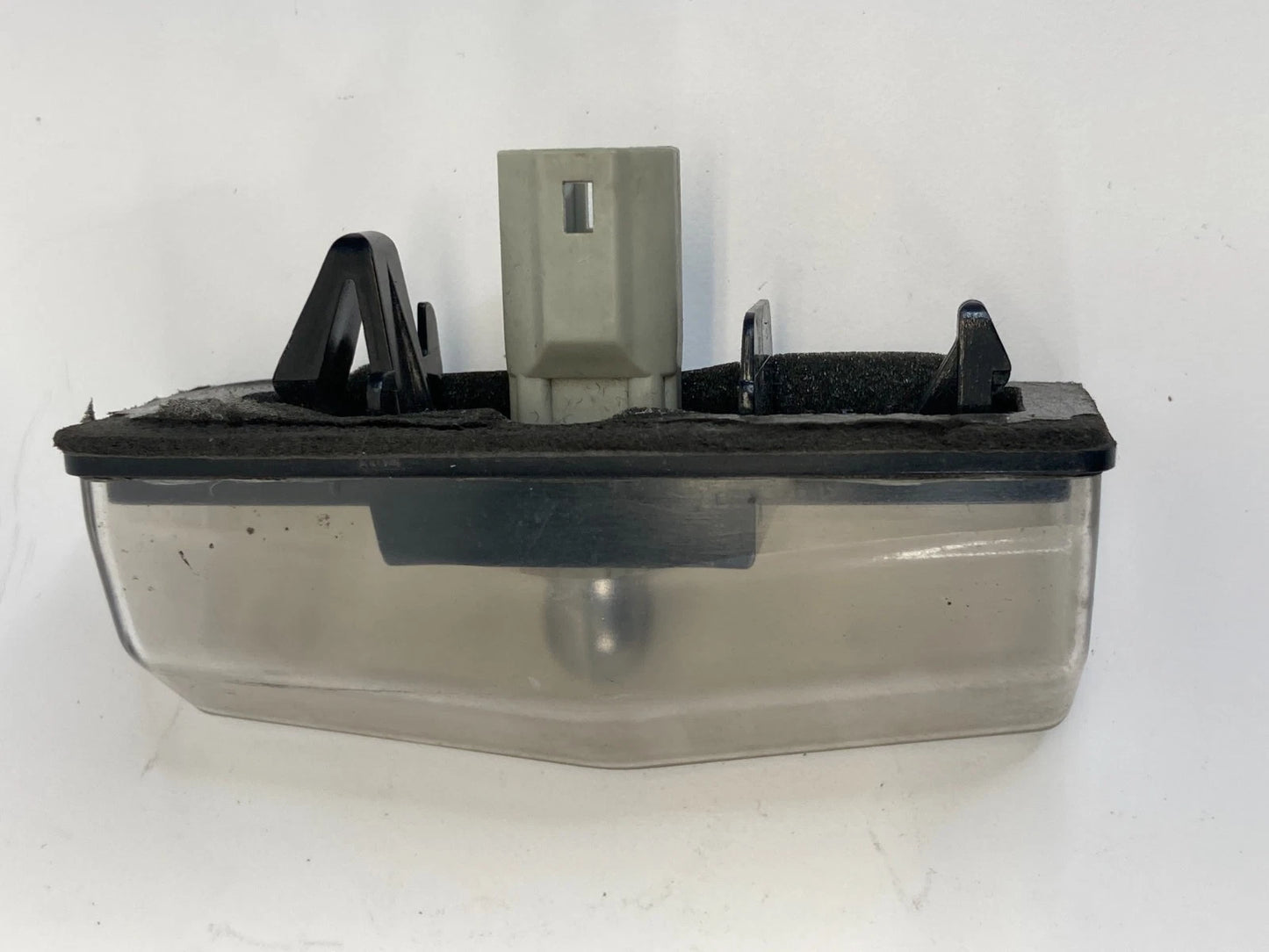 2005 2006 2007 SCION TC REAR LEFT OR RIGHT TRUNK LICENSE PLATE LIGHT LAMP OEM
