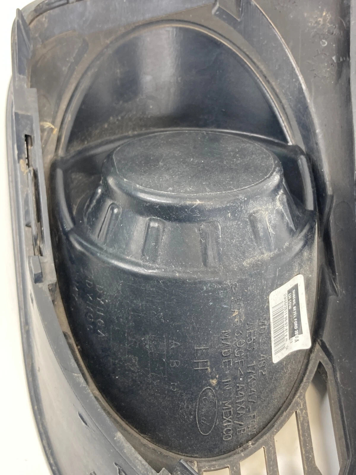 2010-2012 FORD FUSION S SEDAN FRONT BUMPER LEFT FOG LIGHT LAMP COVER BEZEL