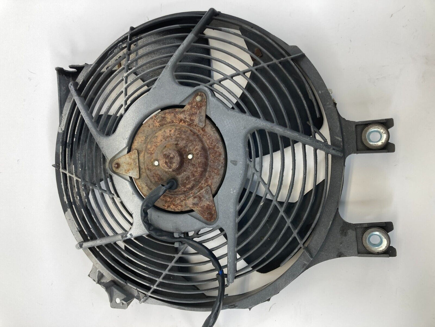 98 99 00 01 02 03 04 Mitsubishi Montero Sport 3.0L AC Condenser Fan Assembly OEM