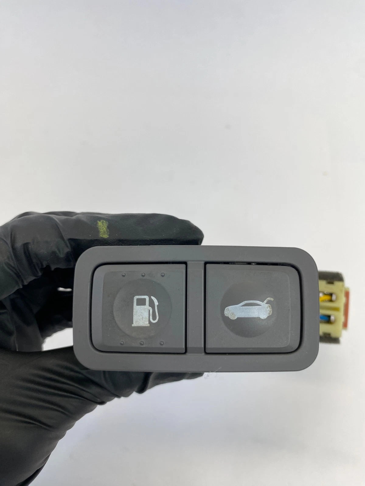 2011-2014 HYUNDAI SONATA GAS FUEL DOOR & TRUNK OPEN CONTROL SWITCH 202009287 OEM