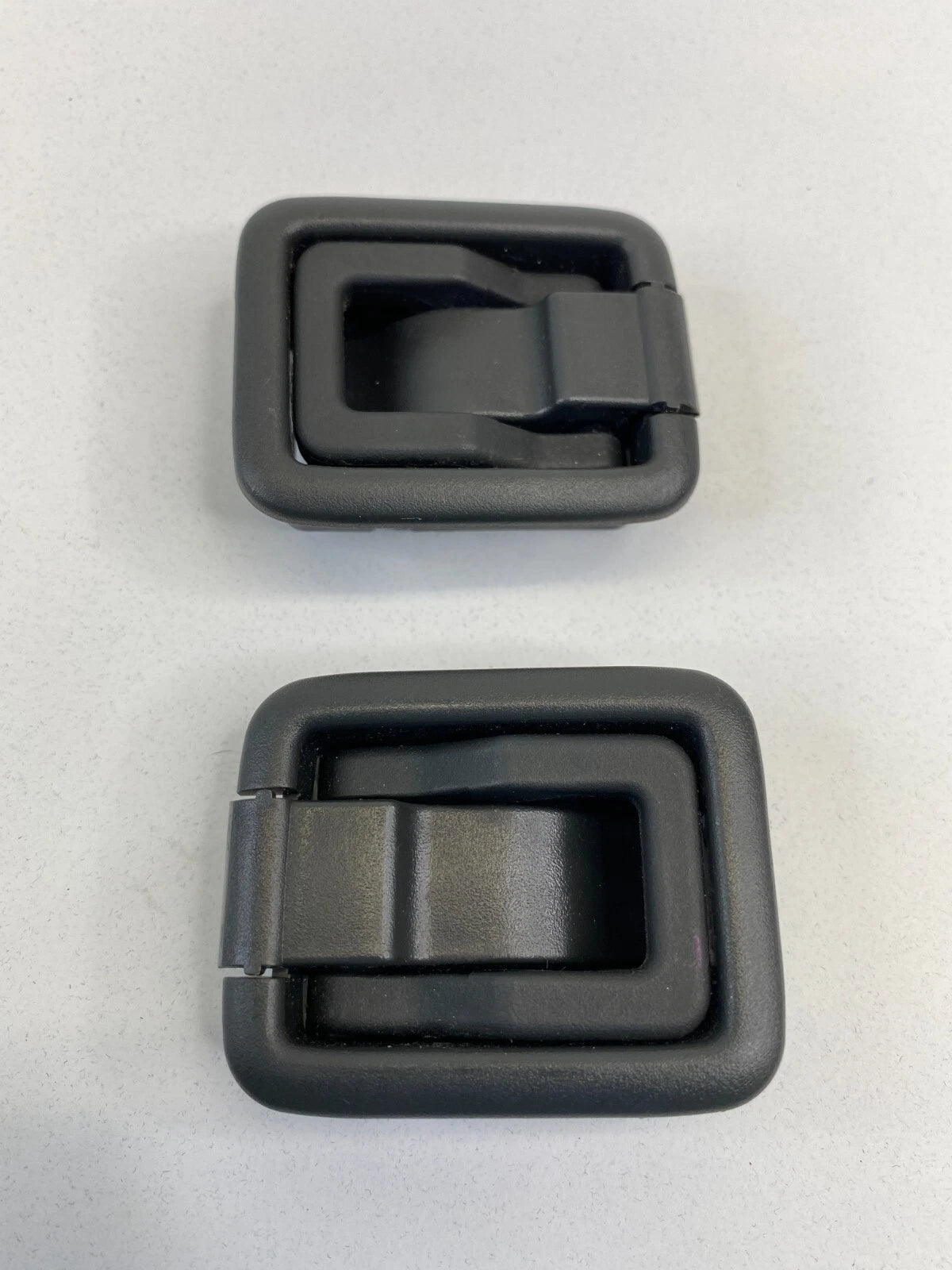 2012 12 NISSAN CUBE BASE REAR TRUNK STORAGE CARGO TIE DOWN HOOK PAIR SET 2 OEM