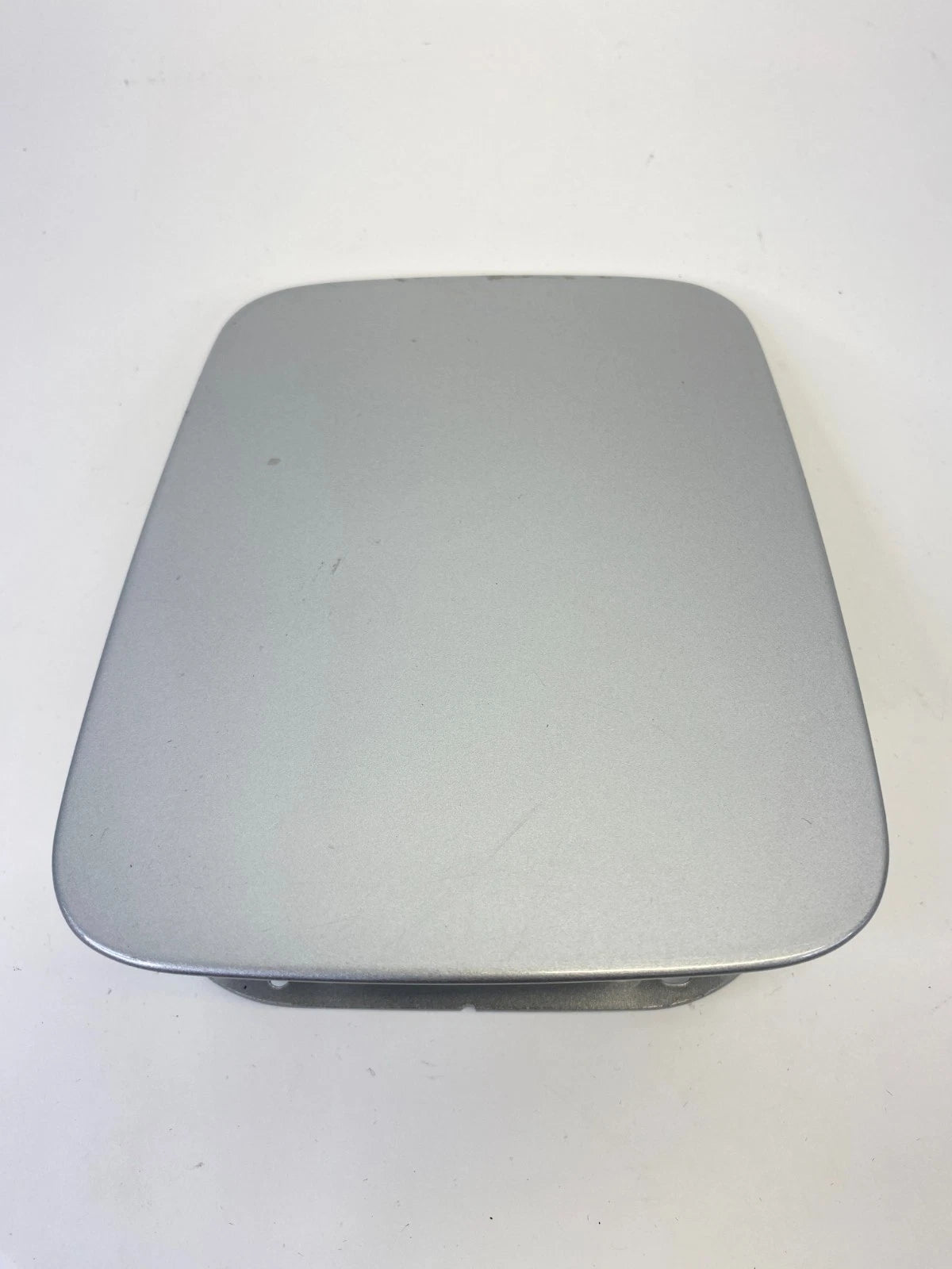 2003-2007 CADILLAC CTS FUEL TANK FILLER DOOR LID COVER SILVER METALLIC OEM
