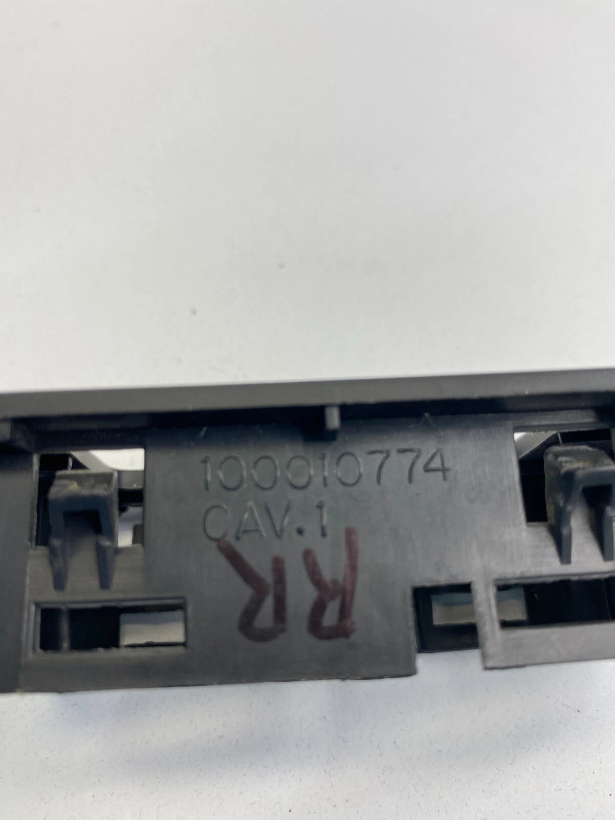 2007-2010 DODGE CHARGER REAR RIGHT DOOR WINDOW SWITCH COVER BEZEL 100010774 OEM