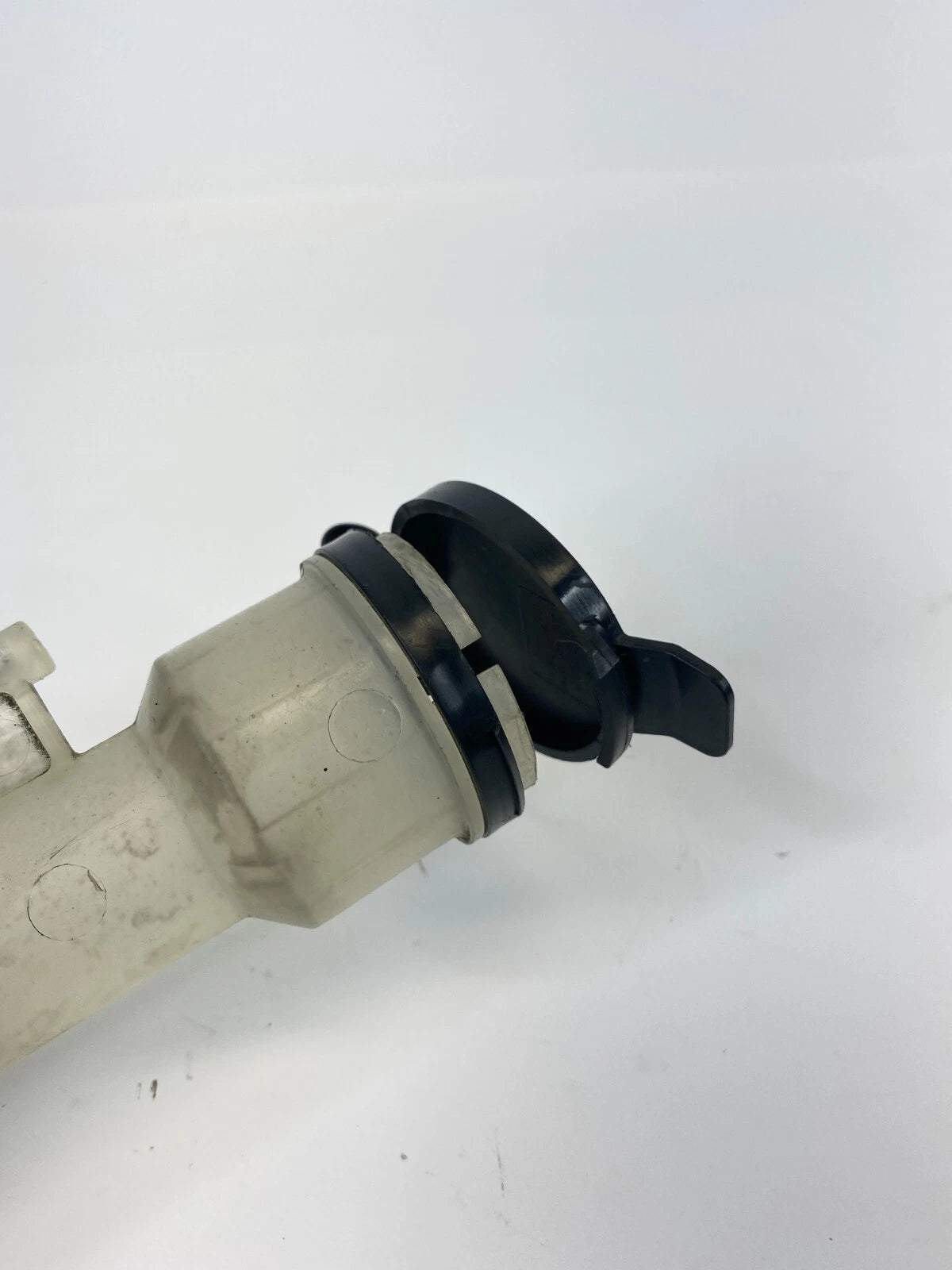2011-2016 CHEVY CRUZE WINDSHIELD WASHER FLUID RESERVOIR TUBE W CAP 95980613 OEM