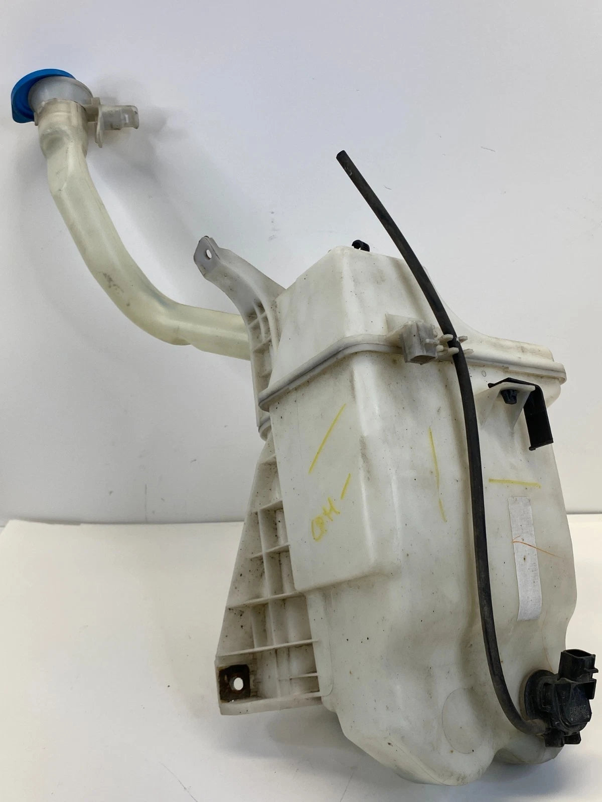 2010-2013 SUZUKI KIZASHI WINDSHIELD WASHER RESERVOIR BOTTLE FRONT OEM 38400-57L1